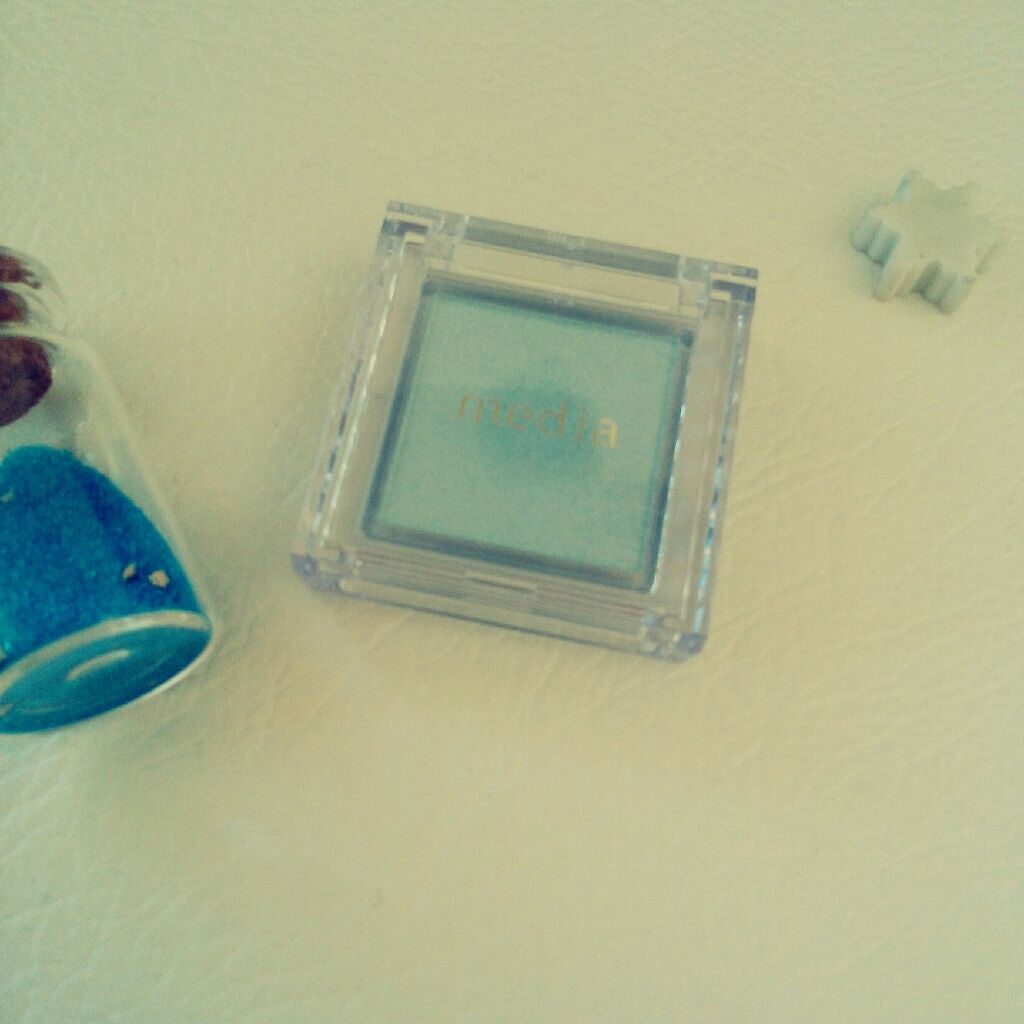 ブライトアップアイシャドウ/media/単色アイシャドウを使ったクチコミ（1枚目）