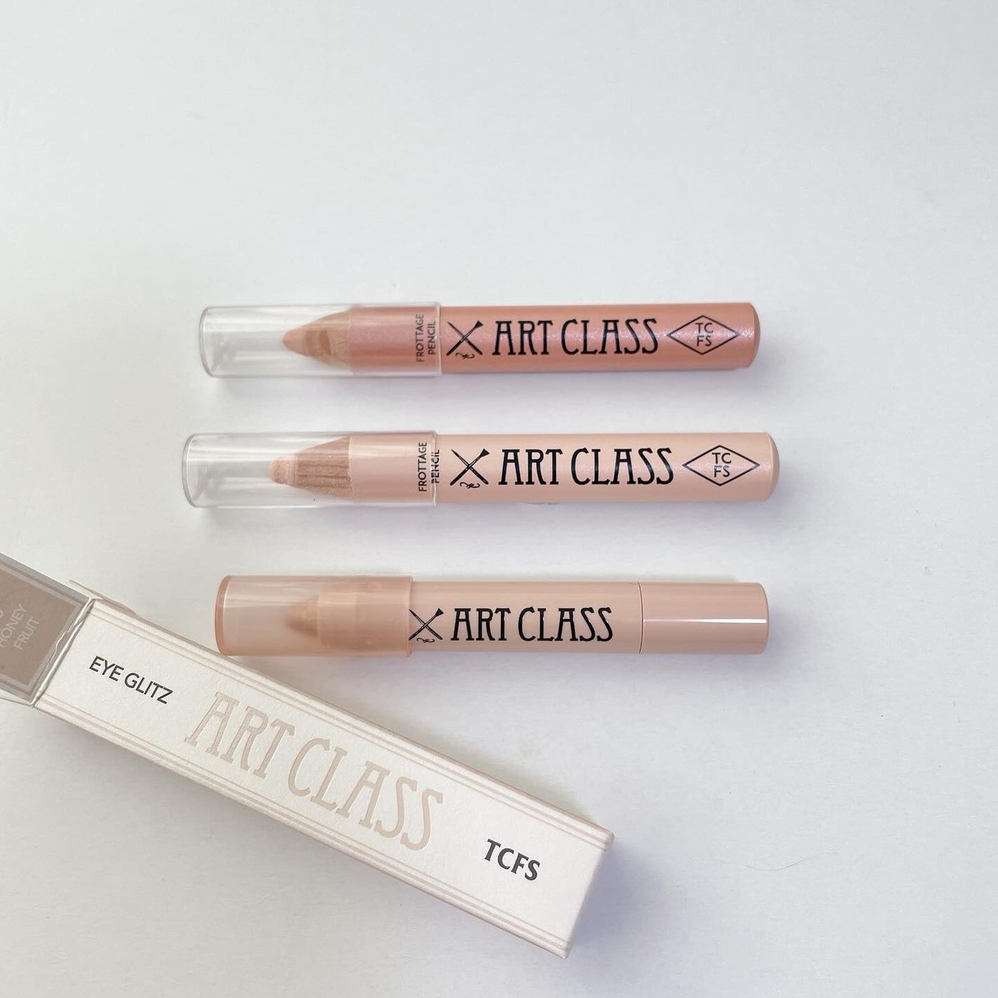 アートクラス フロッタージュペンシル/too cool for school/スティックアイシャドウを使ったクチコミ(1枚目)