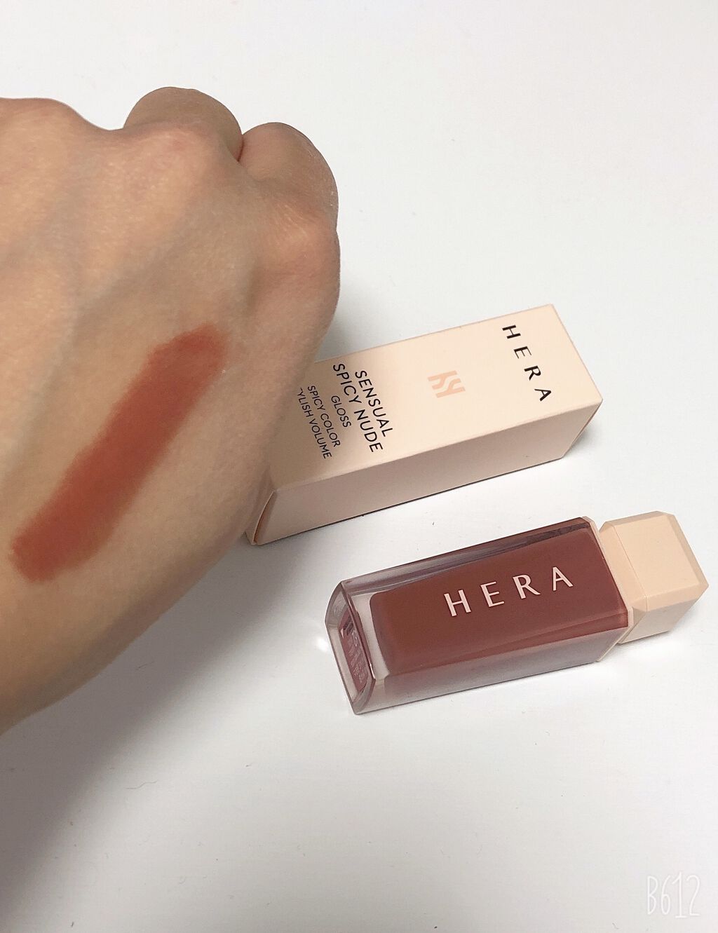 センシュアルスパイシーヌードグロス/HERA/リップグロスを使ったクチコミ（2枚目）