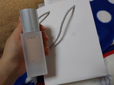 
RMK ジェルクリーミィファーデンション201  SPF24 PA++
わたしの好きな芸能人が愛用してたので
購入してみました！

個人の意見ですが…
保湿力があって塗ると肌も綺麗に見えます
塗ったあ