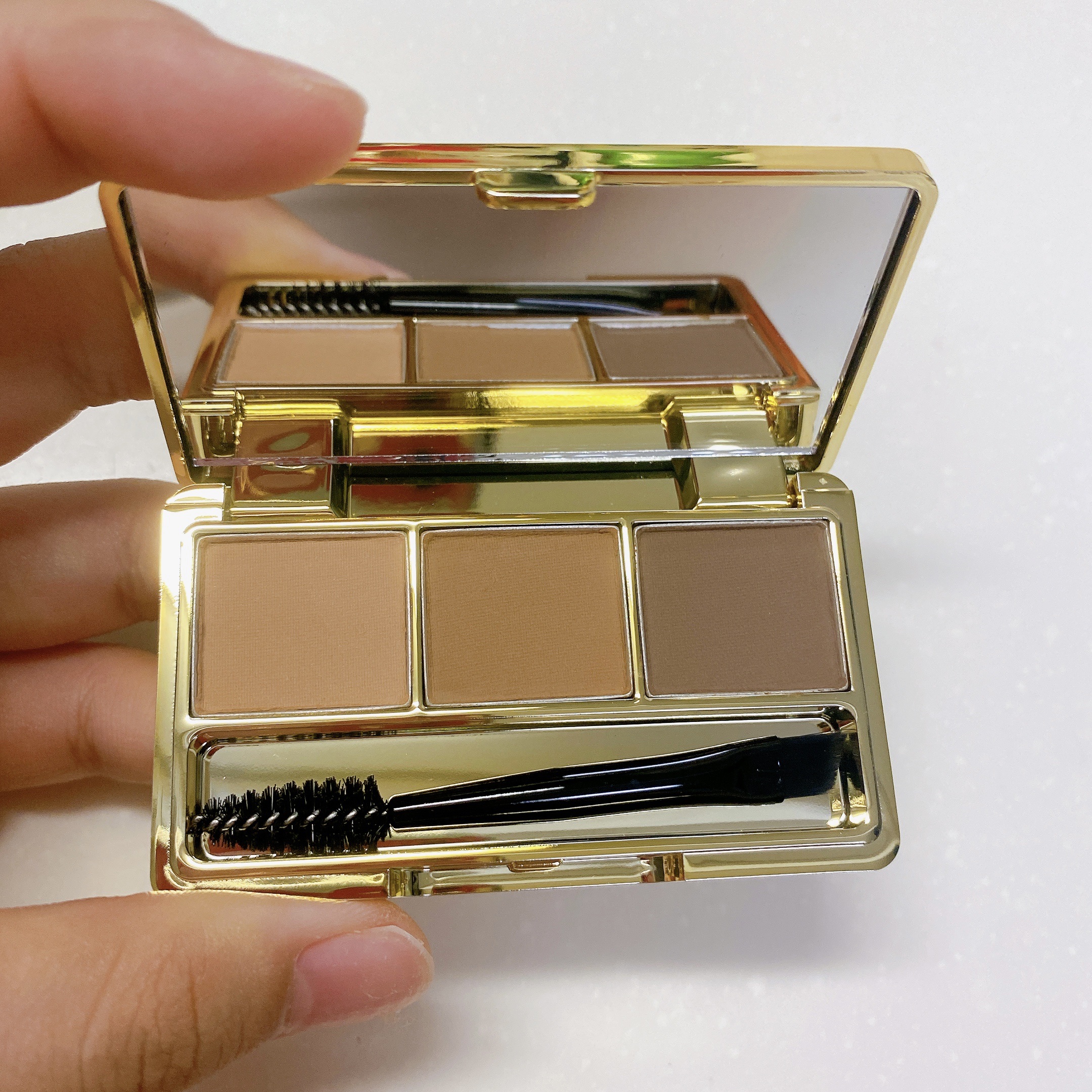 エイチブロウラブパレット/H×H/パウダーアイブロウを使ったクチコミ（1枚目）