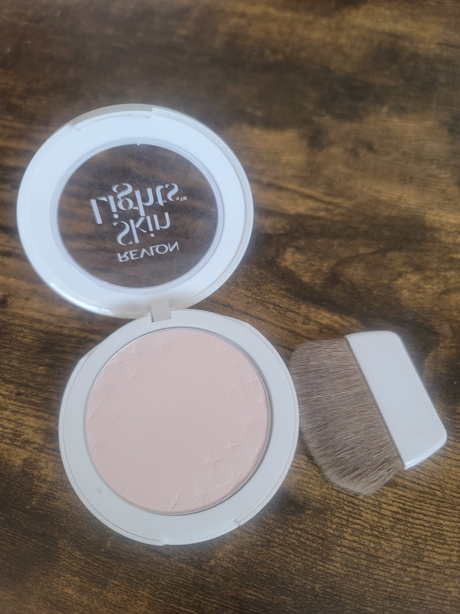 スキンライト プレスト パウダー N 107 シアー ピンク /REVLON/プレストパウダーを使ったクチコミ（2枚目）