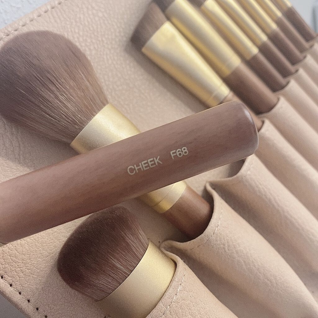 SIXPLUS X MARILYN 10本メイクアップブラシセット/SIXPLUS/メイクブラシを使ったクチコミ（3枚目）