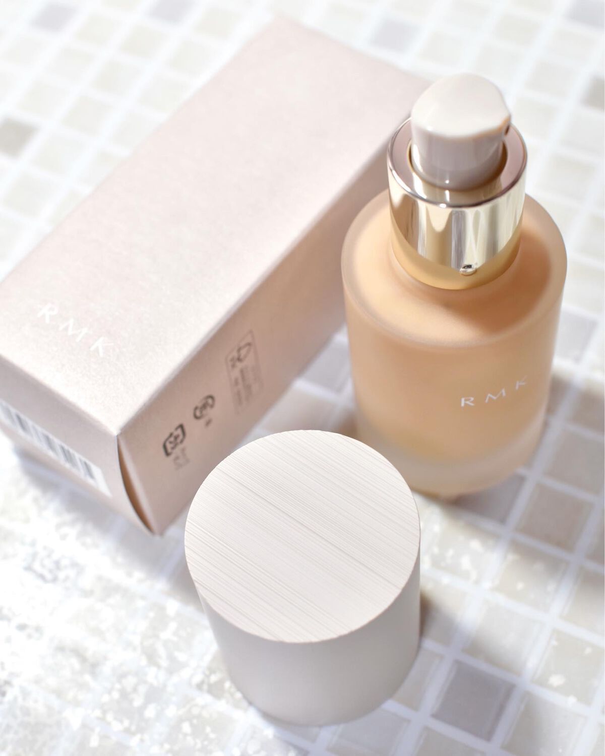 RMK リクイドファンデーション フローレスカバレッジ/RMK/リキッドファンデーションを使ったクチコミ(2枚目)