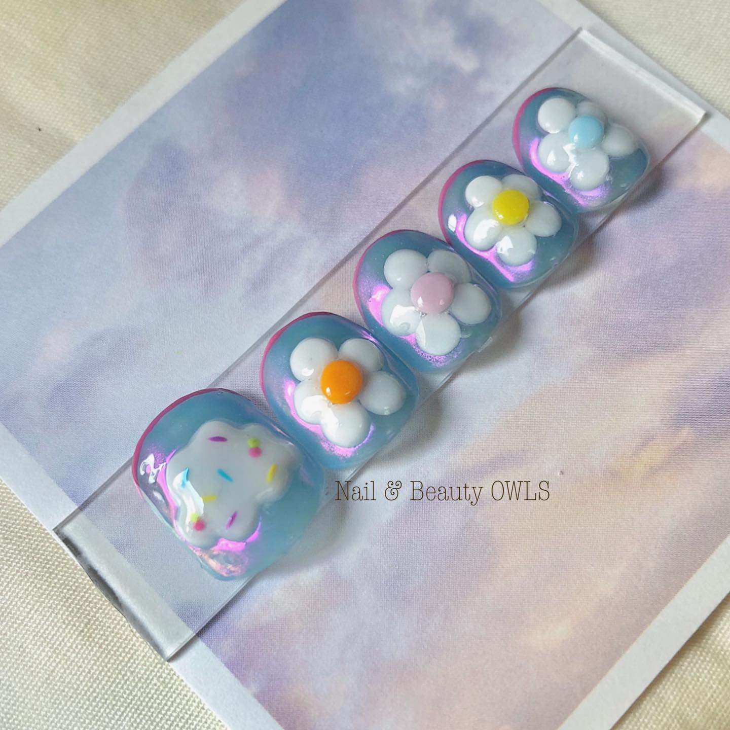 #カラフルネイル,#個性的ネイル,#個性派ネイル,#シンプルネイル,#雲ネイルのネイルデザイン