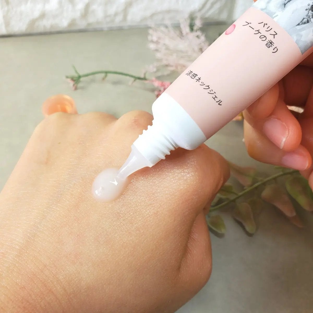 8x4 アロマスイッチ 涼感ネックジェル パリスブーケの香り/8x4/デオドラント・制汗剤を使ったクチコミ(3枚目)