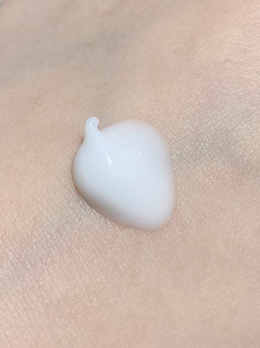 ニベア スキンミルク クリーミィ ほのかなフローラルの香り/ニベア/ボディミルクを使ったクチコミ(3枚目)