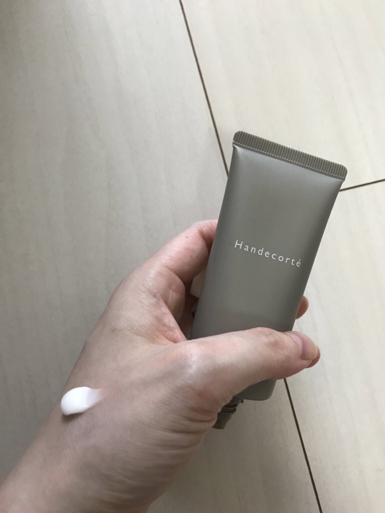 ハンデコルテ/キユートピア/ネック・デコルテケアを使ったクチコミ（2枚目）