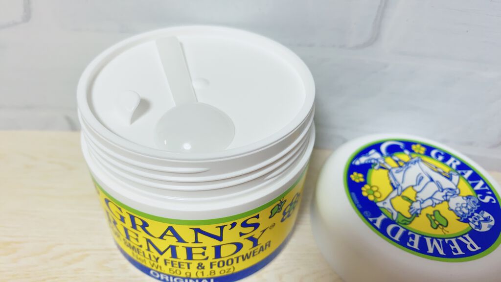 グランズレメディ フットパウダー オリジナル/グランズレメディ/デオドラント・制汗剤を使ったクチコミ(2枚目)