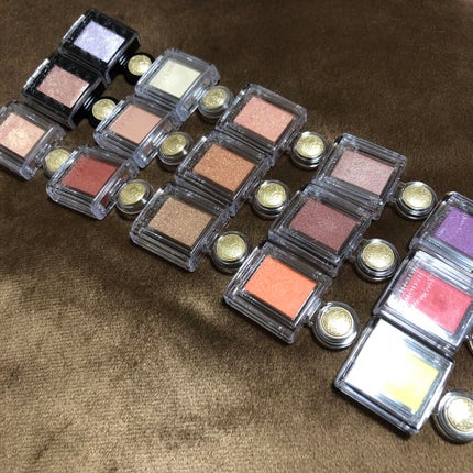 to-fu on LIPS 「メイクパレット作成準備マジョマジョのアイシャドウのケースの取手..」(4枚目)