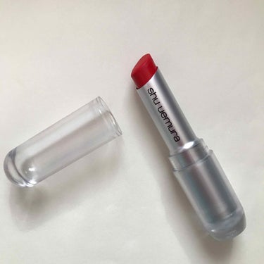 これもみんな好きなshu uemura
ルージュアンリミテッド😍😍
シュプリーム マットです💄

お色はMRD 144
オレンジみのある赤です。
マットですがスルスルかけて◎
落ちにくくて◎

でもやっ