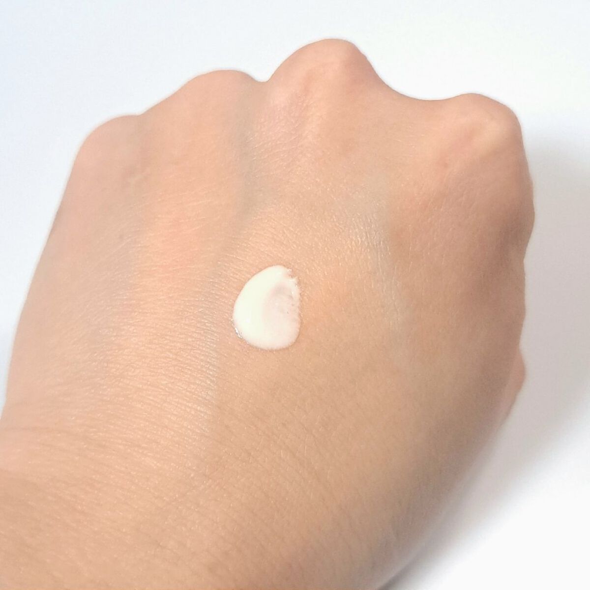 ニベアUV ディープ プロテクト＆ケア トーンアップ エッセンス/ニベア/日焼け止めローションを使ったクチコミ（3枚目）