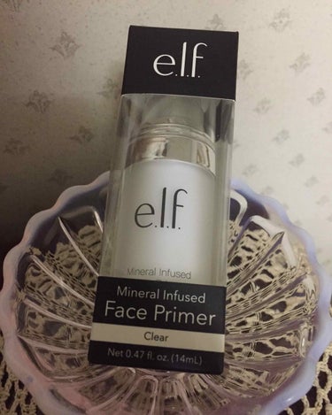 e.l.f.
mineral infused face primer 
ミネラルインフューズドフェイスプライマー
クリア   14ｇ

透明なジェルで少量でかなり伸びサラッサラになります。
ファンデや