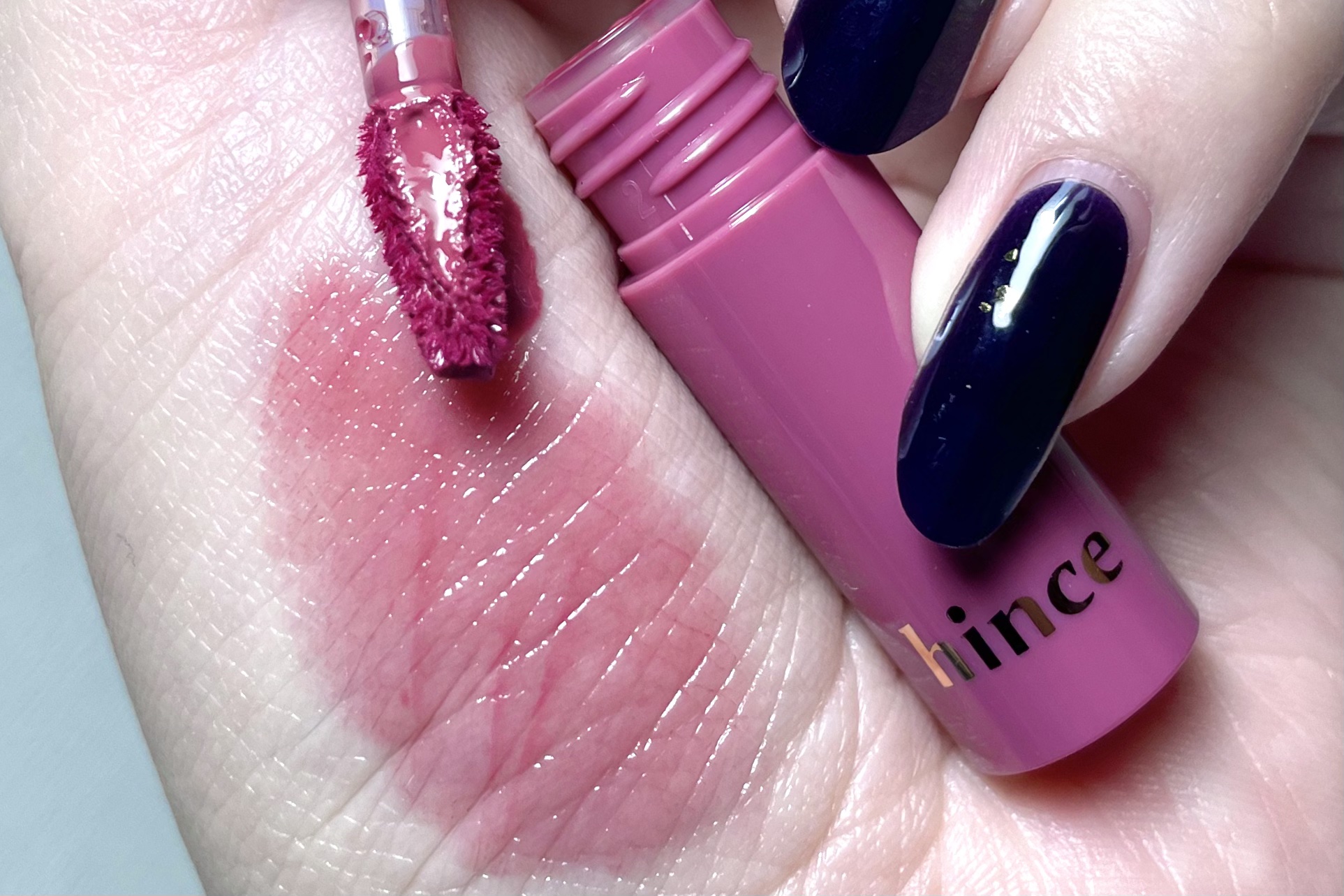 ムードインハンサーウォーターリキッドグロウ/hince/口紅を使ったクチコミ（2枚目）