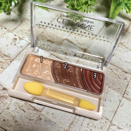 トーンアップアイシャドウ/CEZANNE/アイシャドウパレットを使ったクチコミ(2枚目)