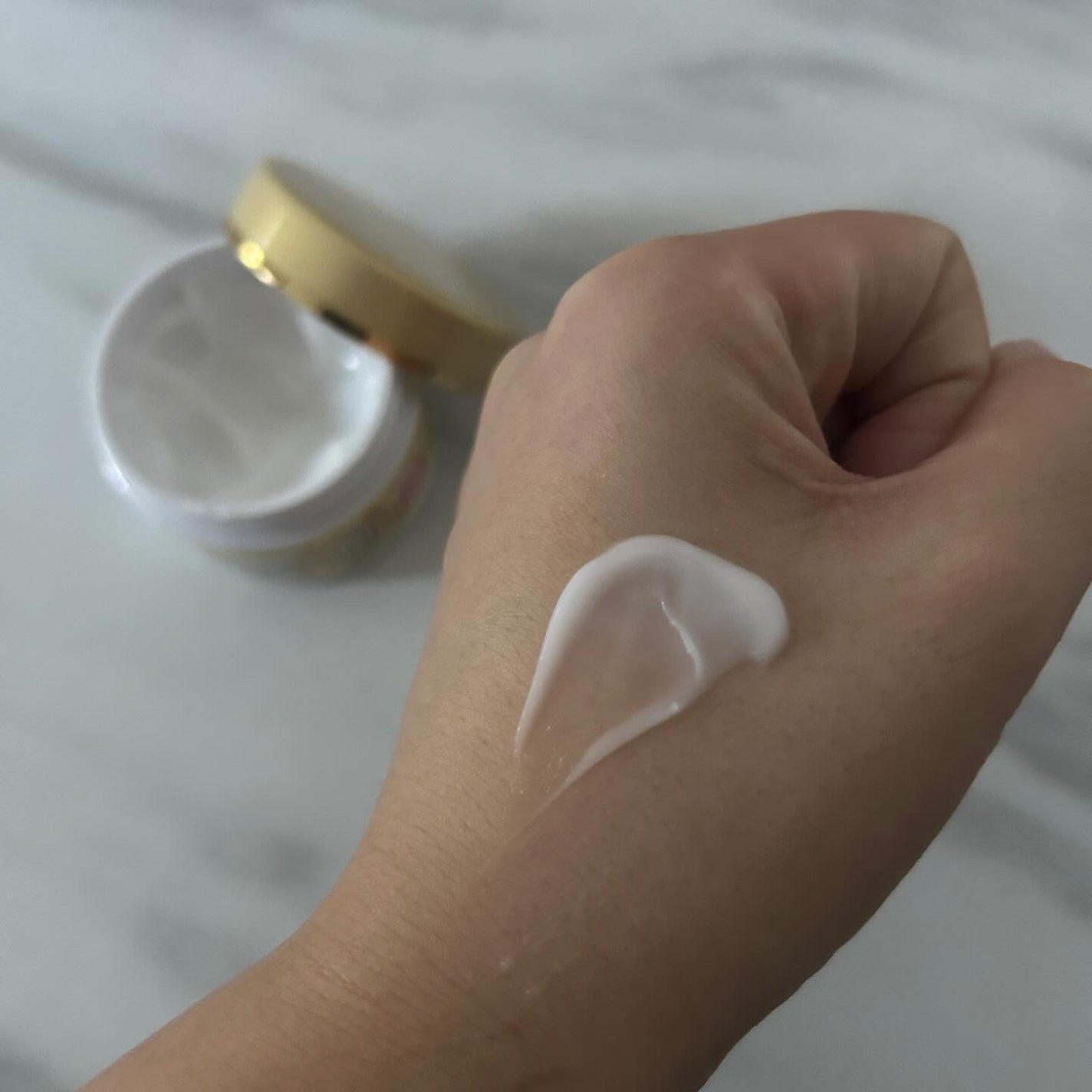 金のプラセンタもっちり白肌濃クリーム/ホワイトラベル/フェイスクリームを使ったクチコミ(2枚目)