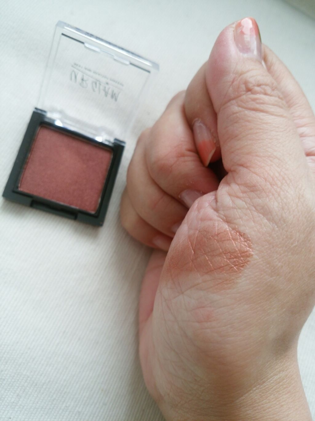 UR GLAM POWDER EYESHADOW/U R GLAM/単色アイシャドウを使ったクチコミ(2枚目)