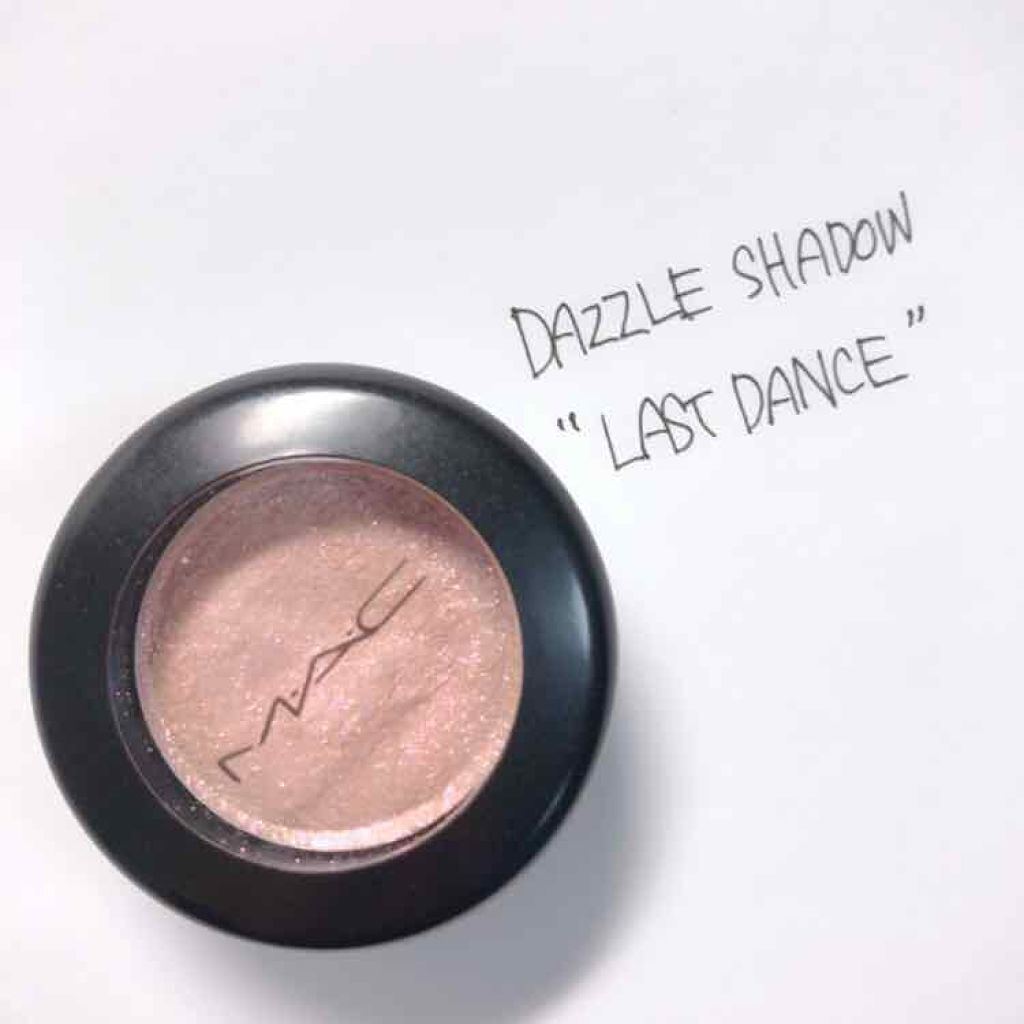 ダズルシャドウ/M・A・C/単色アイシャドウを使ったクチコミ（1枚目）