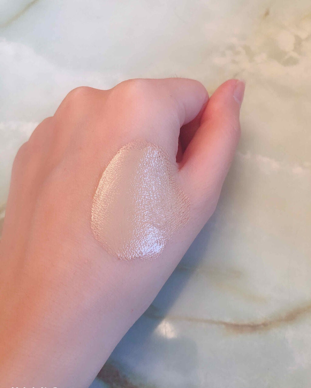 エッセンシャルミネラルファンデーションN/LB/リキッドファンデーションを使ったクチコミ(4枚目)