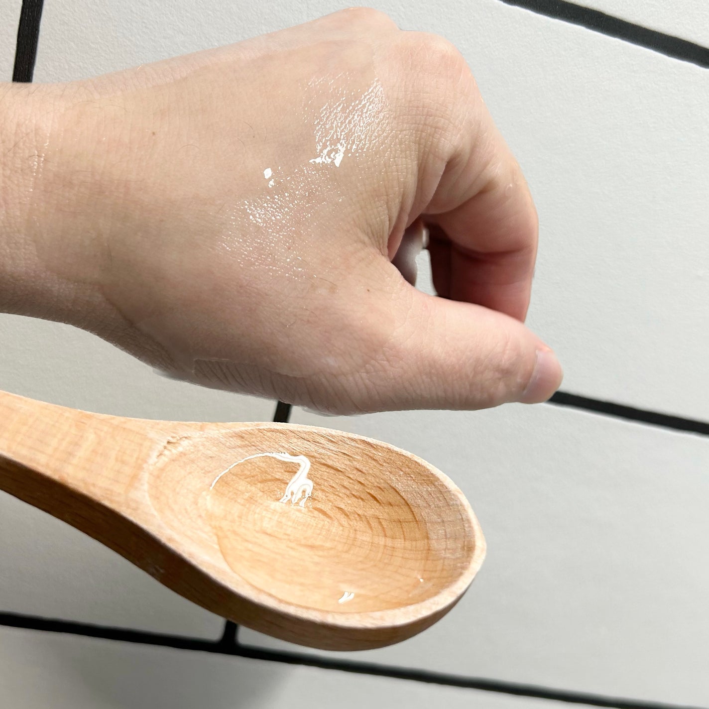 ザビューティー 髪のキメ美容ウォータートリートメント ナイトアロマの香り/エッセンシャル/ヘアオイルを使ったクチコミ(4枚目)