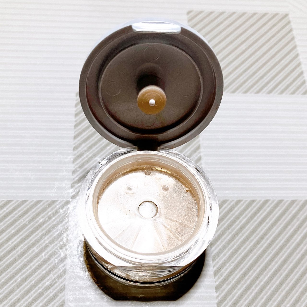 薬用コンシーラー アクネプロテクター/ONLY MINERALS/パウダーコンシーラーを使ったクチコミ(2枚目)