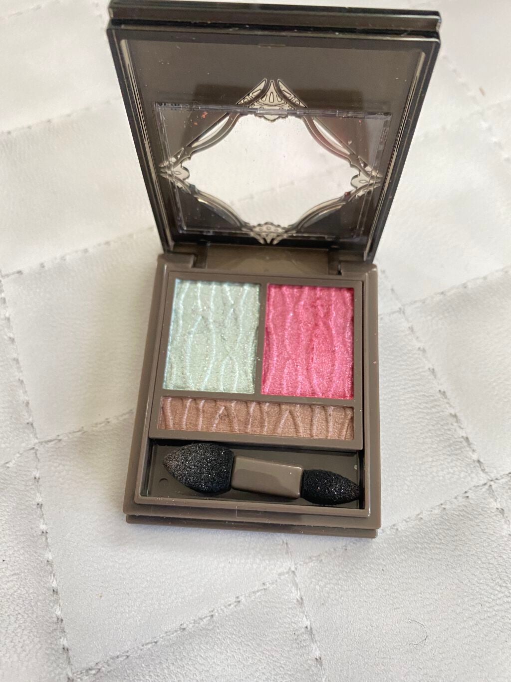 keiko.makebeauty on LIPS 「一目惚れしたアイシャドウ最近コスメも購入してなかったけど、ほん..」(1枚目)