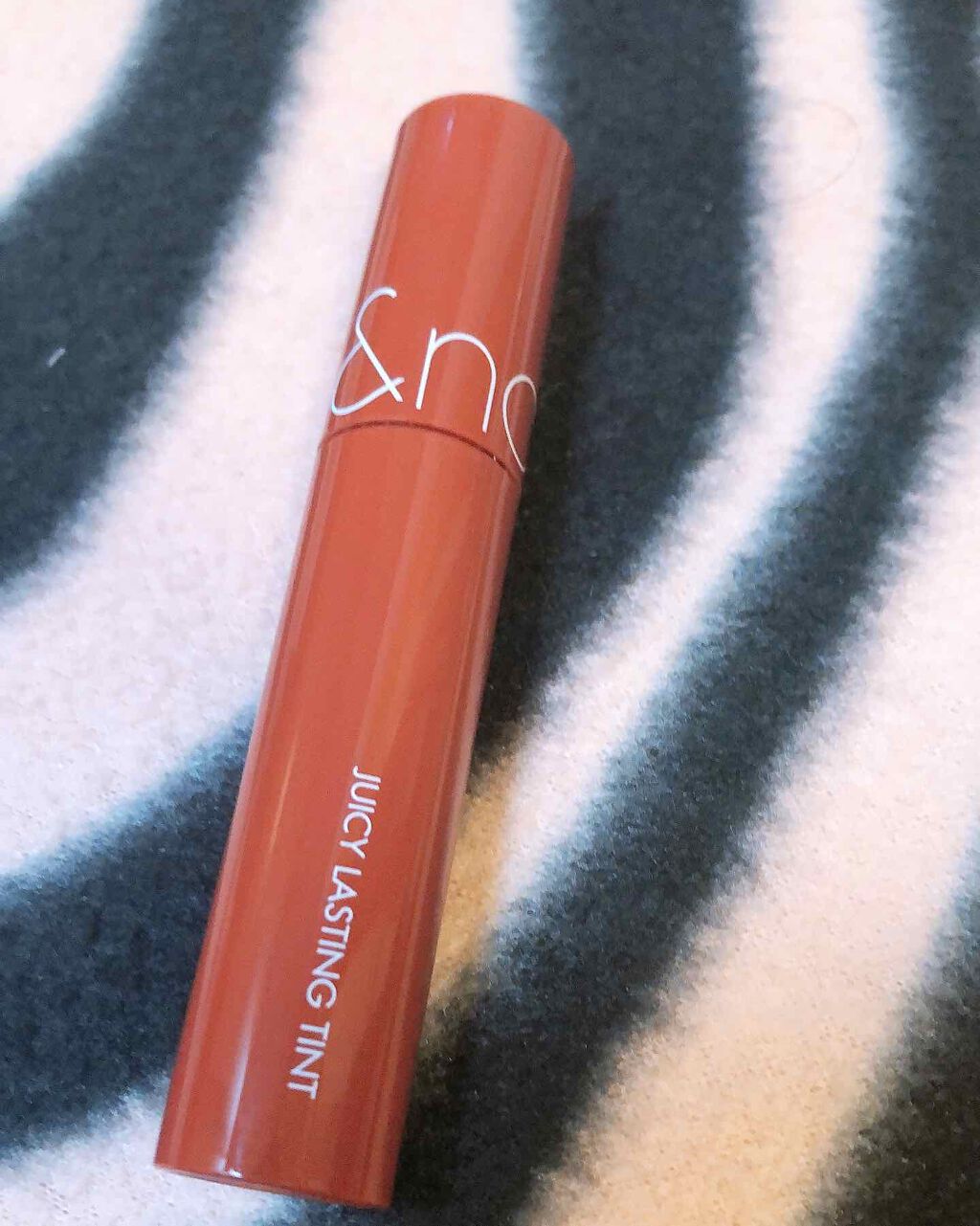 ジューシーラスティングティント/rom&nd/リップティントを使ったクチコミ(1枚目)