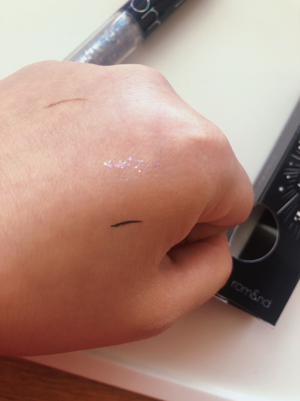 リキッド グリッター シャドウ/rom&nd/グリッターを使ったクチコミ（2枚目）