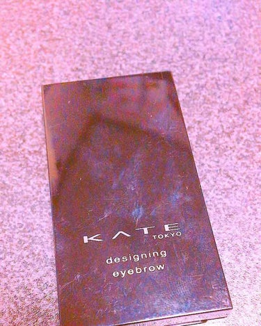 KATEデザイニングアイブロウ3Dex-5ブラウン系✨

初めてパウダーアイブロウを買いました。
私は眉尻はペンシル
眉頭をパウダーと使い分けています

悪い所が見つからない！！というぐらいすごいです(