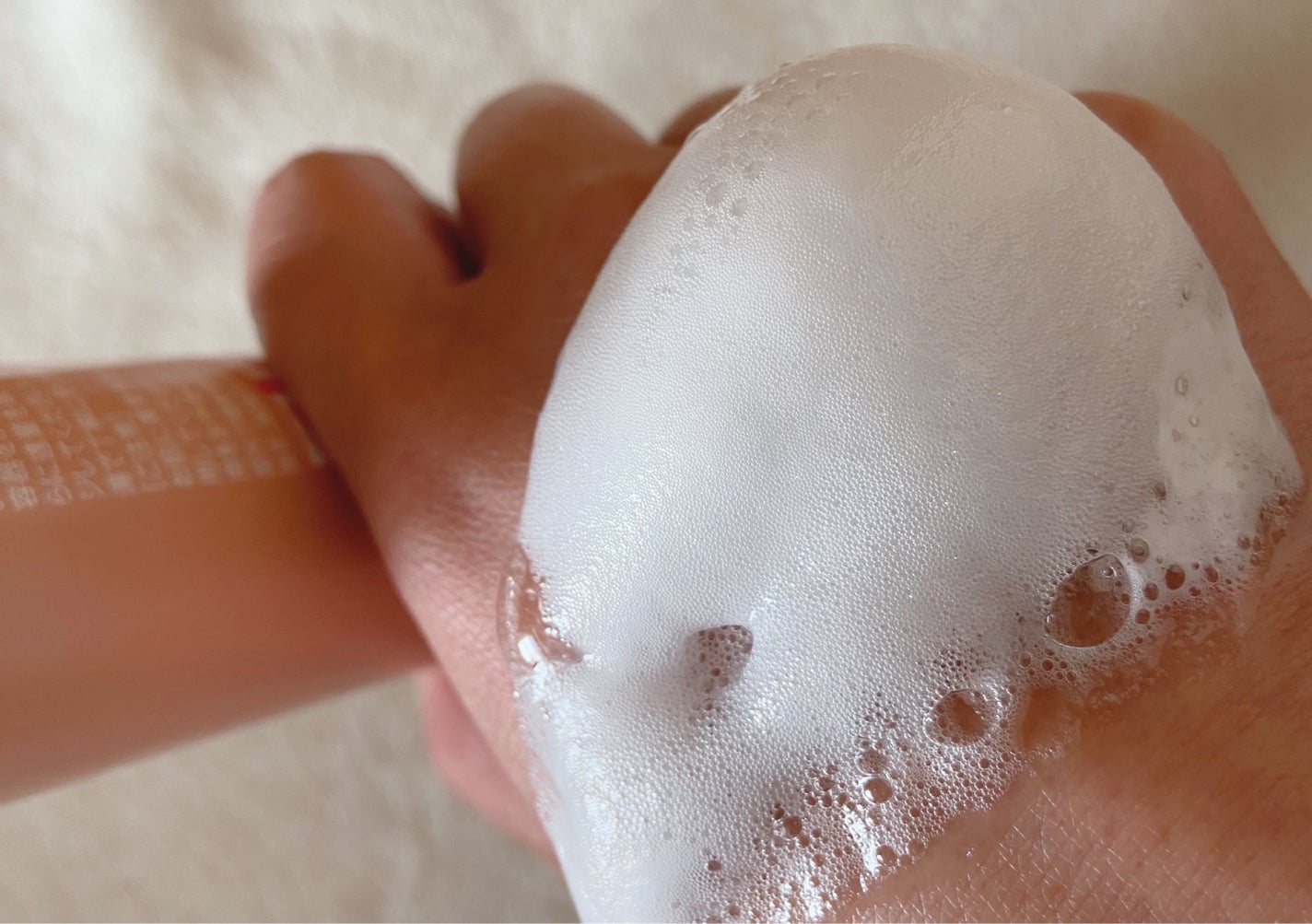 min on LIPS 「肌ナチュールホットクレンジング 42mL容器をよく振った後、ボ..」(2枚目)