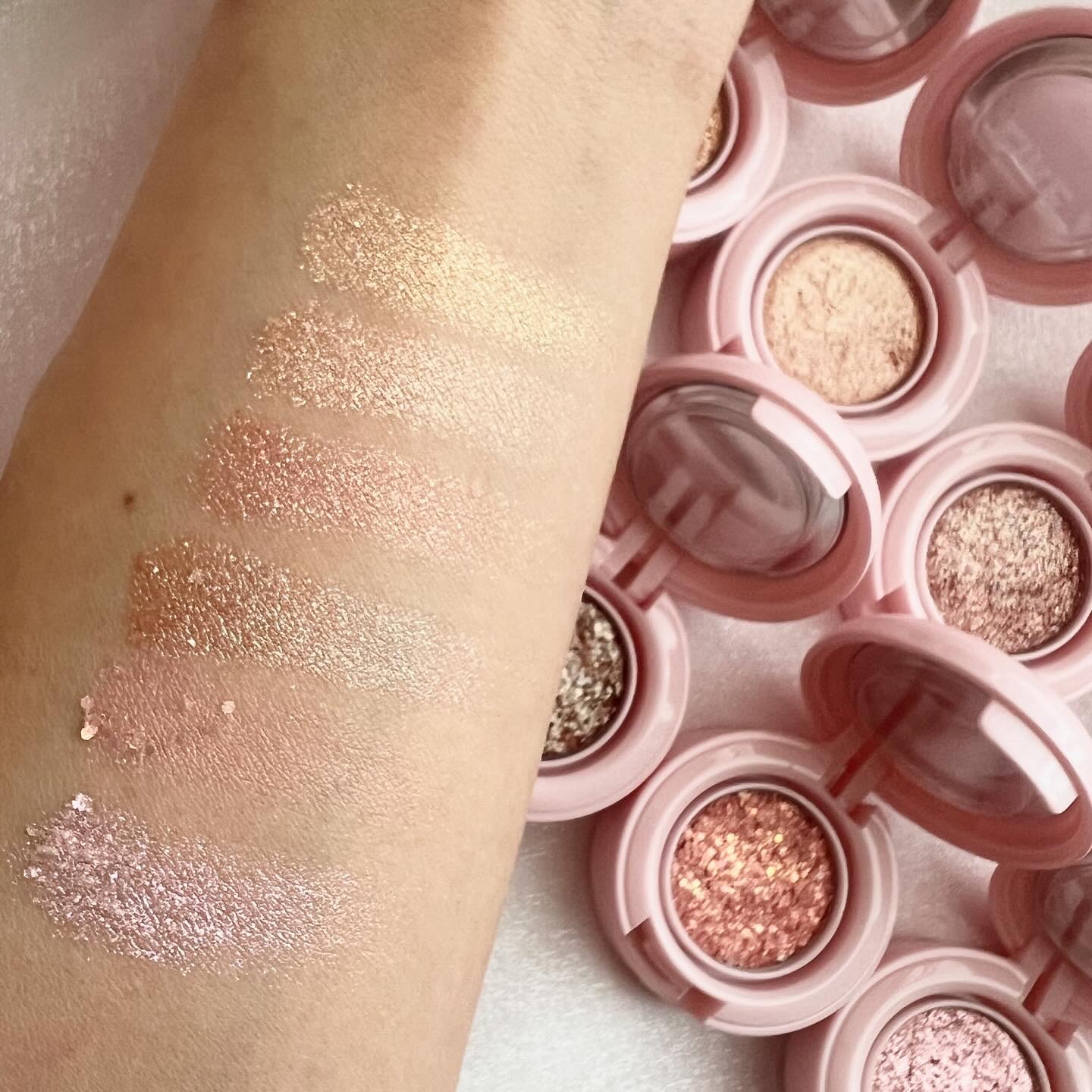 ミニライクアシャドウ 01 バブリー(Mini Bubbly)/BLESSED MOON/単色アイシャドウを使ったクチコミ（3枚目）