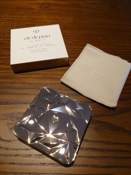 ル・レオスールデクラ /クレ・ド・ポー ボーテ/パウダーハイライトを使ったクチコミ(3枚目)