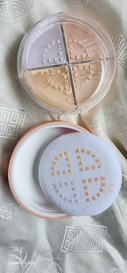 4カラーフェイスパウダー/Kirei&co./ルースパウダーを使ったクチコミ(2枚目)