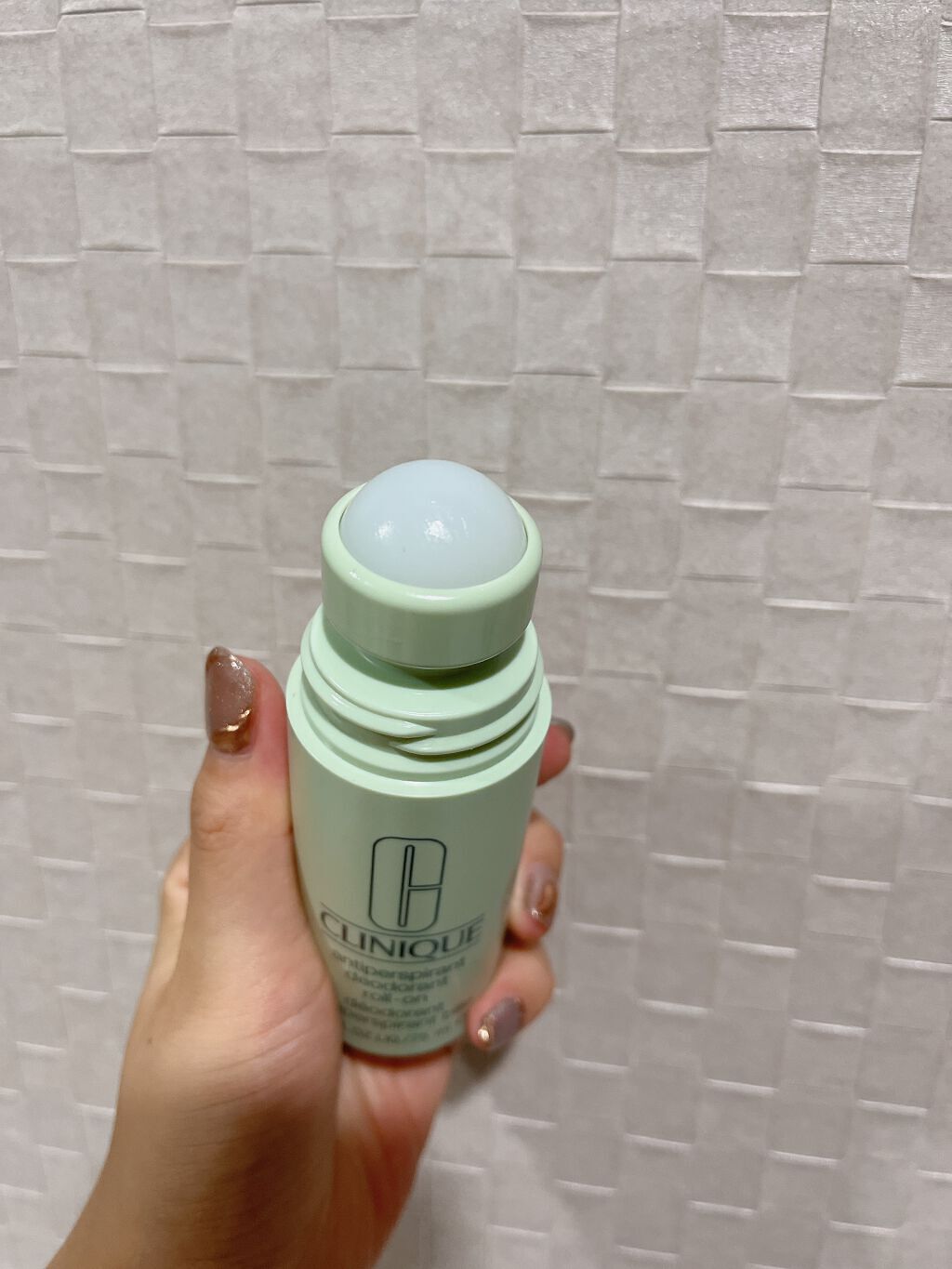 アンティ パースパイラント デオドラント ロールオン N〈医薬部外品〉/CLINIQUE/デオドラント・制汗剤を使ったクチコミ(4枚目)