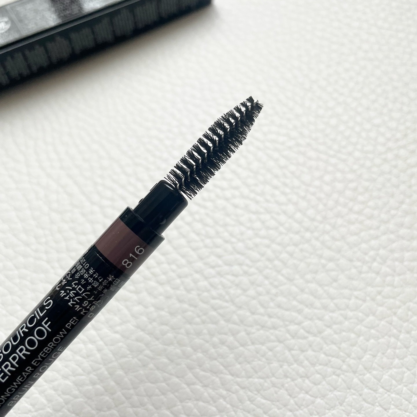 スティロ スルスィル ウォータープルーフ/CHANEL/アイブロウペンシルを使ったクチコミ（3枚目）