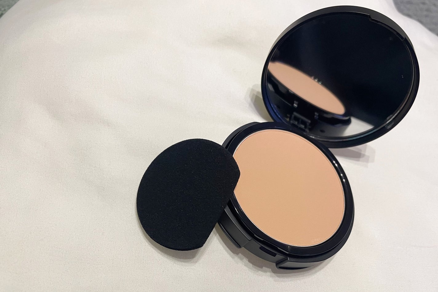 ベアプロ 16HR パウダー ファンデーション/bareMinerals/パウダーファンデーションを使ったクチコミ(2枚目)