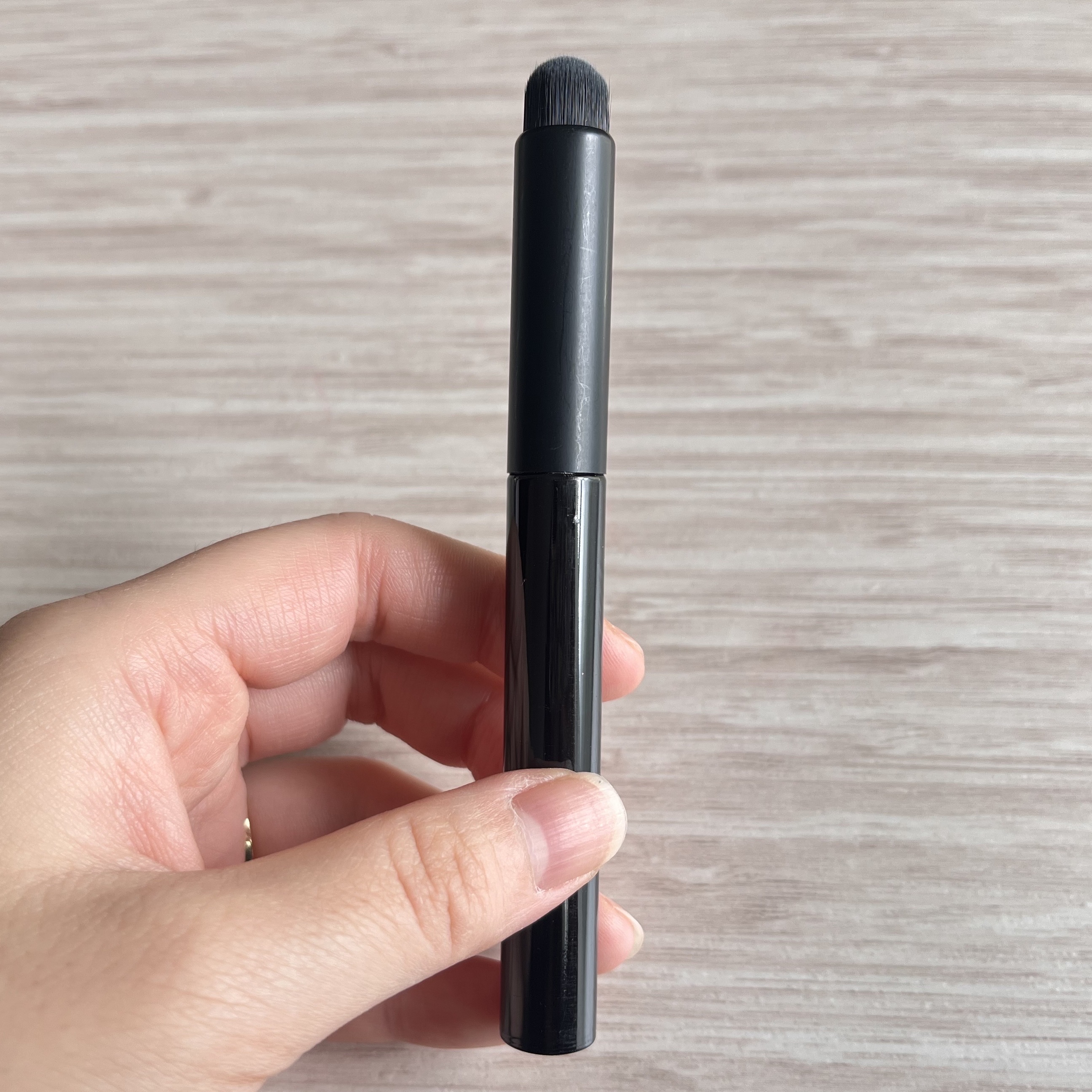 フィンガーマルチブラシ/DAISO/メイクブラシを使ったクチコミ（2枚目）