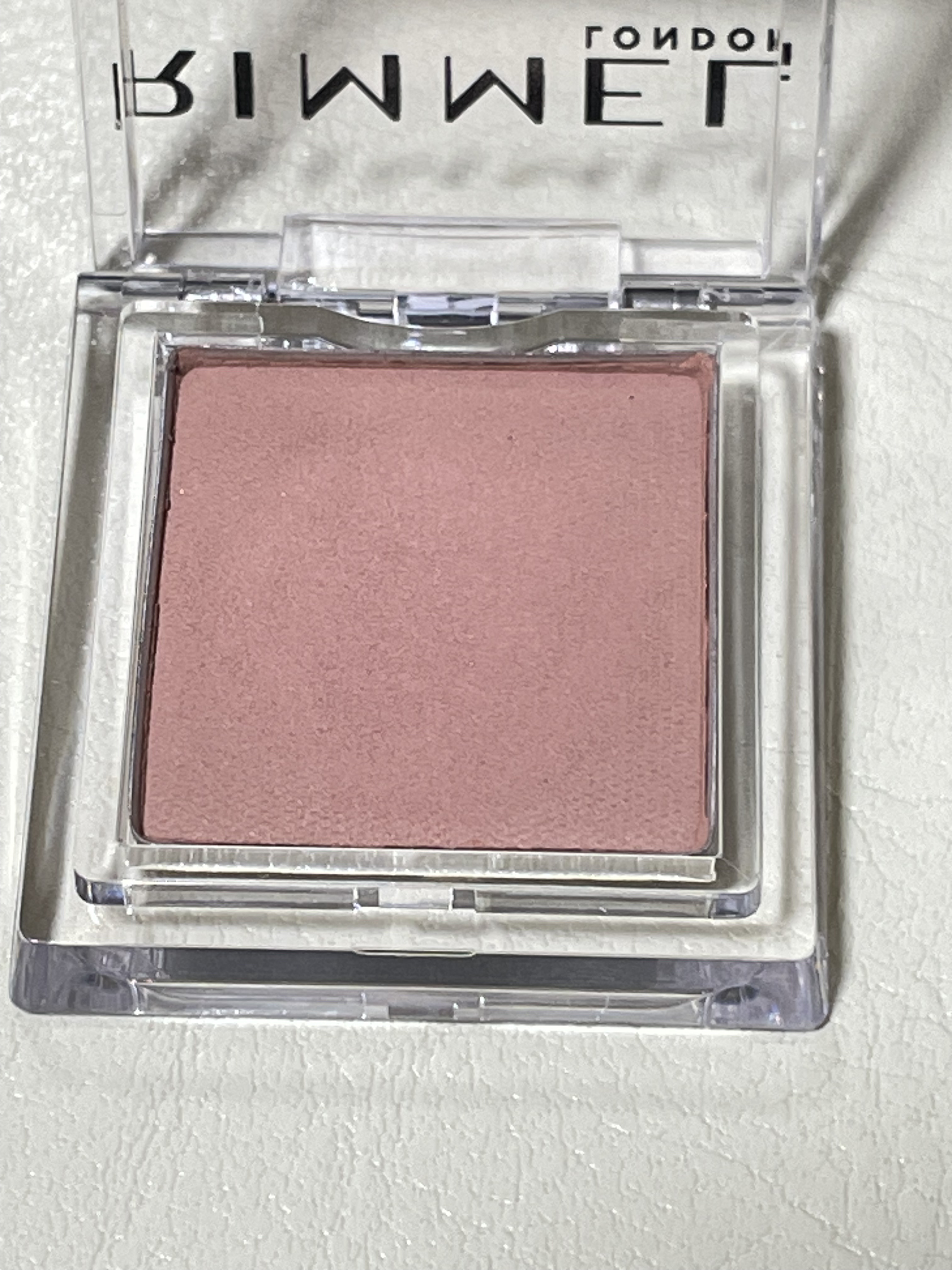 ワンダー キューブ アイシャドウ マット M002/リンメル ロンドン/単色アイシャドウを使ったクチコミ（2枚目）