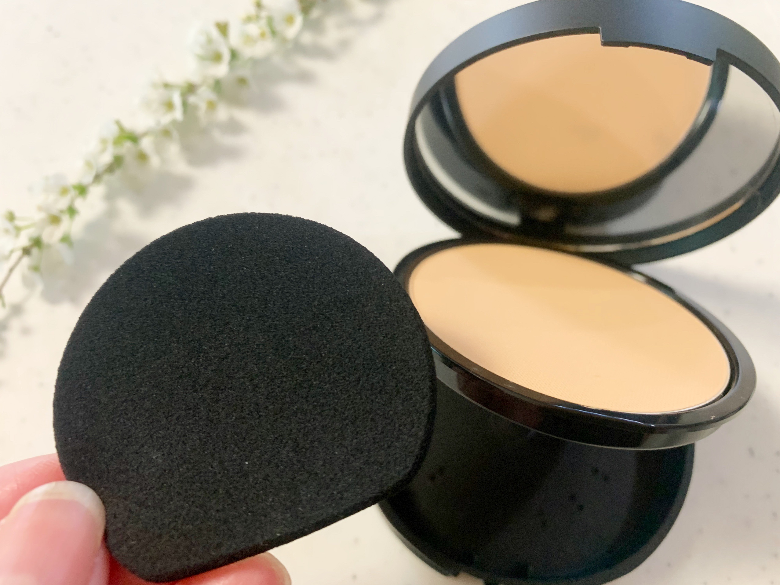 ベアプロ 16HR パウダー ファンデーション ライト 20 ウォーム/bareMinerals/パウダーファンデーションを使ったクチコミ（2枚目）