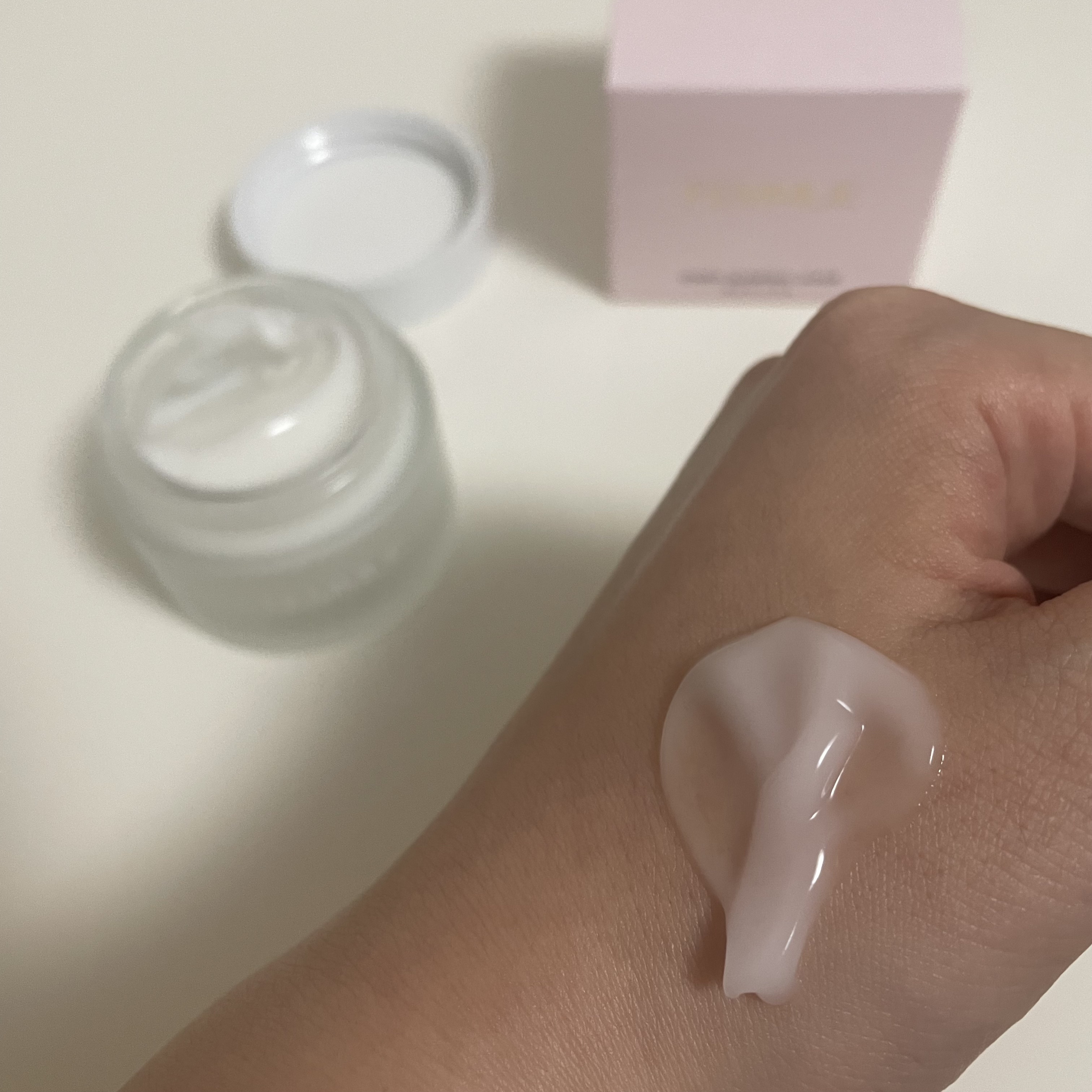 ローズウォーター スリーピングマスク/FEMMUE/フェイスクリームを使ったクチコミ（3枚目）