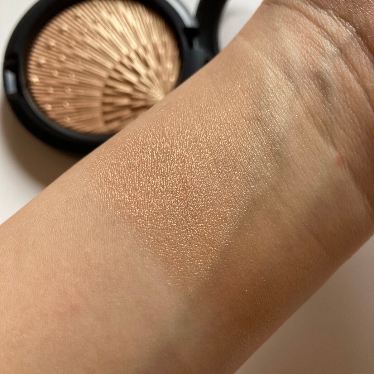 エクストラ ディメンション スキンフィニッシュ/M・A・C/プレストパウダーを使ったクチコミ(3枚目)