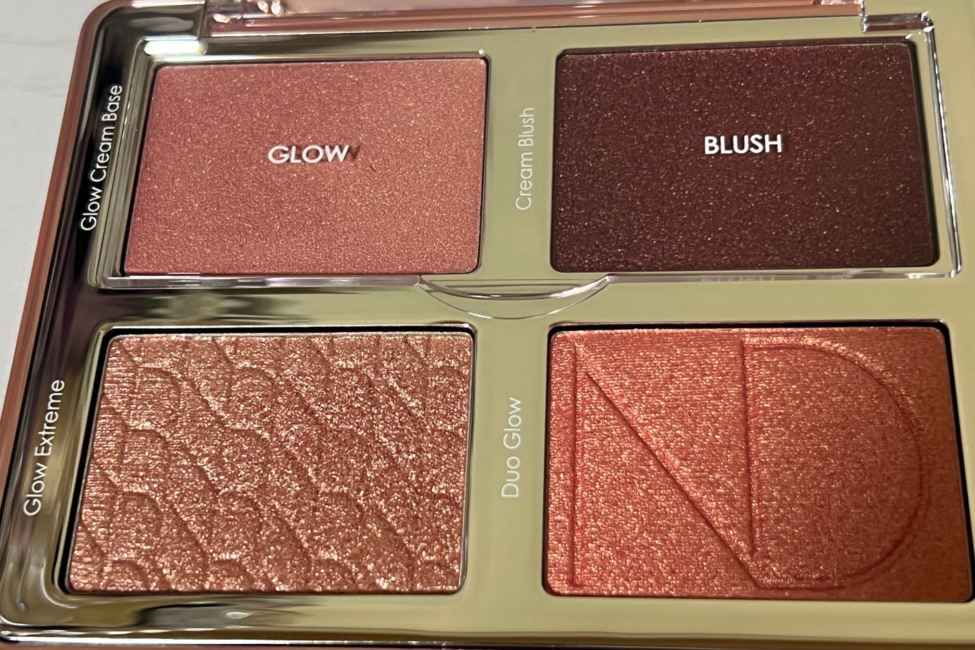 ナターシャ デノナBloom アイシャドウパレット 試してみた】 ナターシャ デノナ ブルーム ブラッシュ & グロウ
