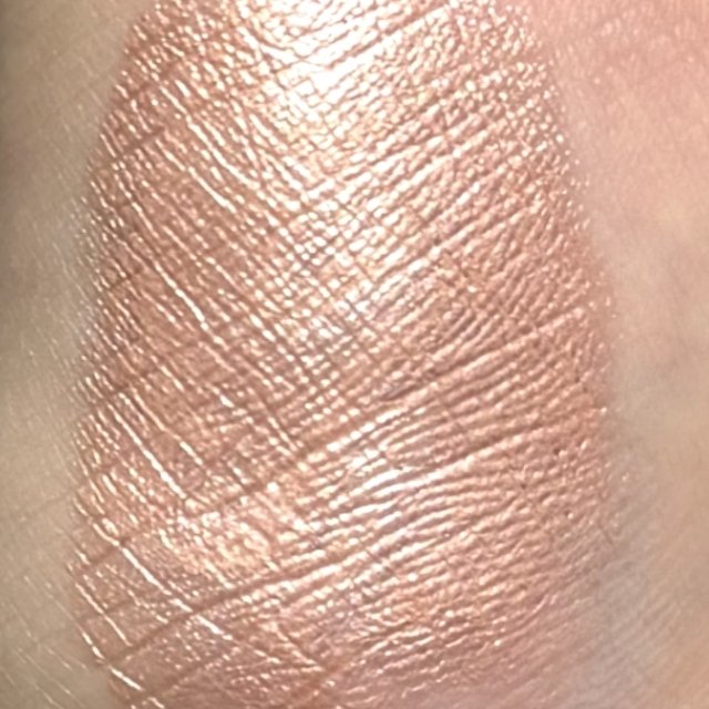 ディオールスキン フォーエヴァー グロウ マキシマイザー 017 ヌード （サマー コレクション2024 数量限定色）/Dior/ハイライトを使ったクチコミ（2枚目）