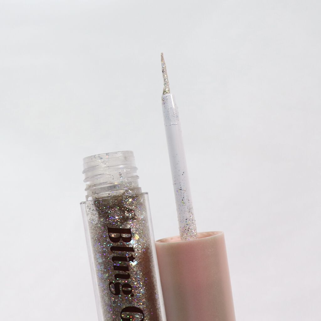 ブリンリキッドグリッターライナー/BLING GLOW/グリッターを使ったクチコミ（3枚目）
