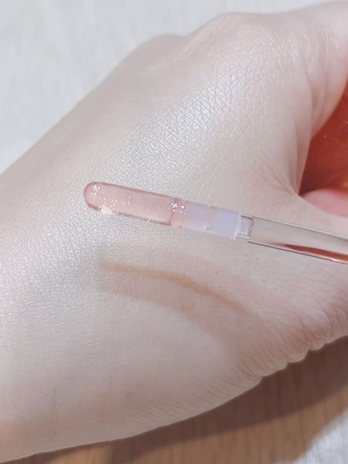 グラスティングウォーターグロス 01 サンゴ・クラッシュ/rom&nd/リップグロスを使ったクチコミ（3枚目）