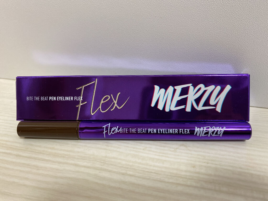MERZY バイト ザ ビート ペン アイライナー フレックスのクチコミ「メガ割で届いた物〜✨

MERZY
BITE THE BEAT PEN EYELINER FL.....」（1枚目）