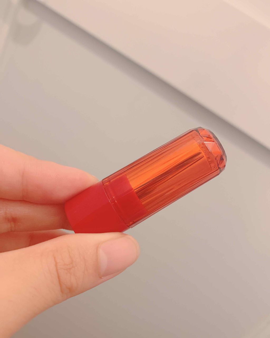 えりちゃん on LIPS 「バイトなのにリップを塗り忘れ、そもそも家に置き忘れ、仕方なくコ..」(1枚目)