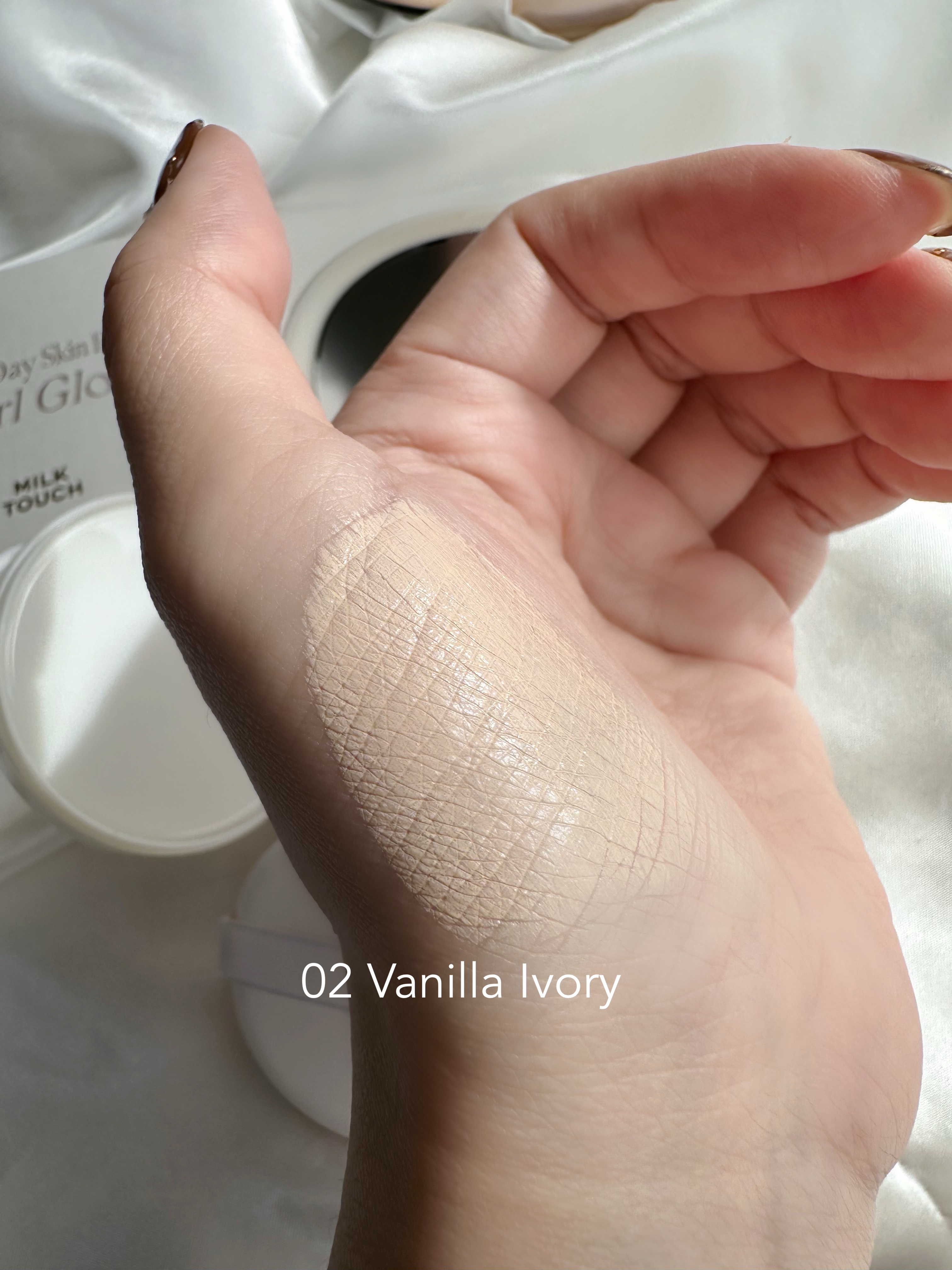 オールデイスキンフィットパールグロウクッション 02 Vanilla Ivory(バニラ アイボリー)/Milk Touch/クッションファンデーションを使ったクチコミ（2枚目）