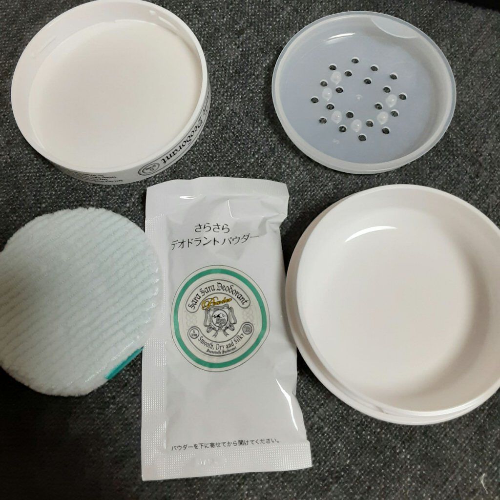 薬用さらさらデオドラントパウダー/デオナチュレ/デオドラント・制汗剤を使ったクチコミ（3枚目）