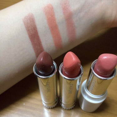 ちふれ リップレビュー💄

120 ピンクベージュ
肌なじみがとてもいいです。ゴールドラメがキラッと光ります

418 ソフトなオレンジ
パキッとしすぎず、コーラルのような使いやすそうなオレンジです。春